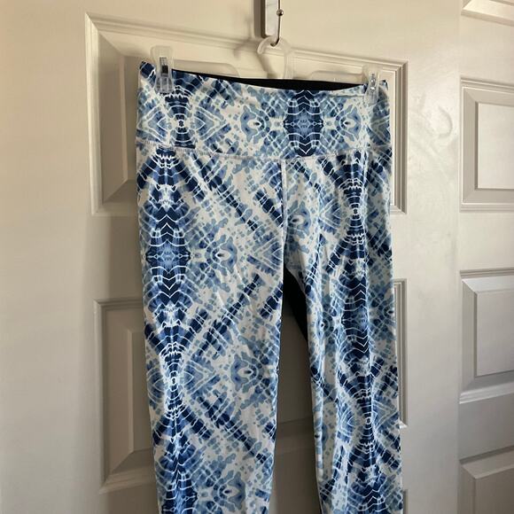 Victoria’s Secret VSX Y2K Knockout Blue Tie Dye Capri Leggings - Large - Picture 2 of 9
